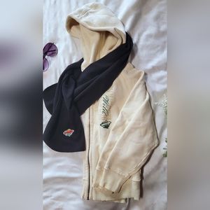 MN Wild Hockey L Cream Thick Cozy Zip Up Hoodie & Black Scarf
